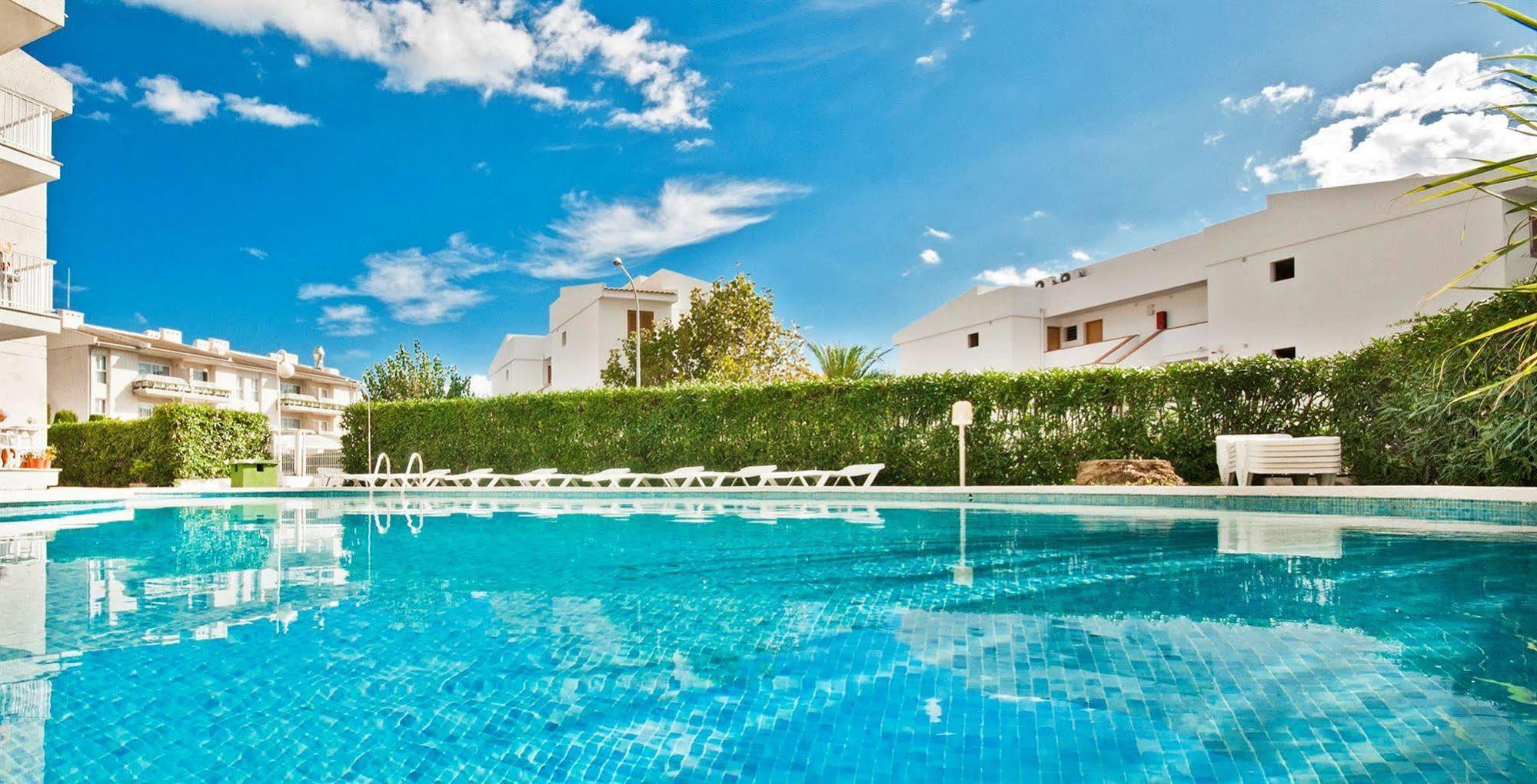 Llevant Apartments Port de Pollença Exterior foto